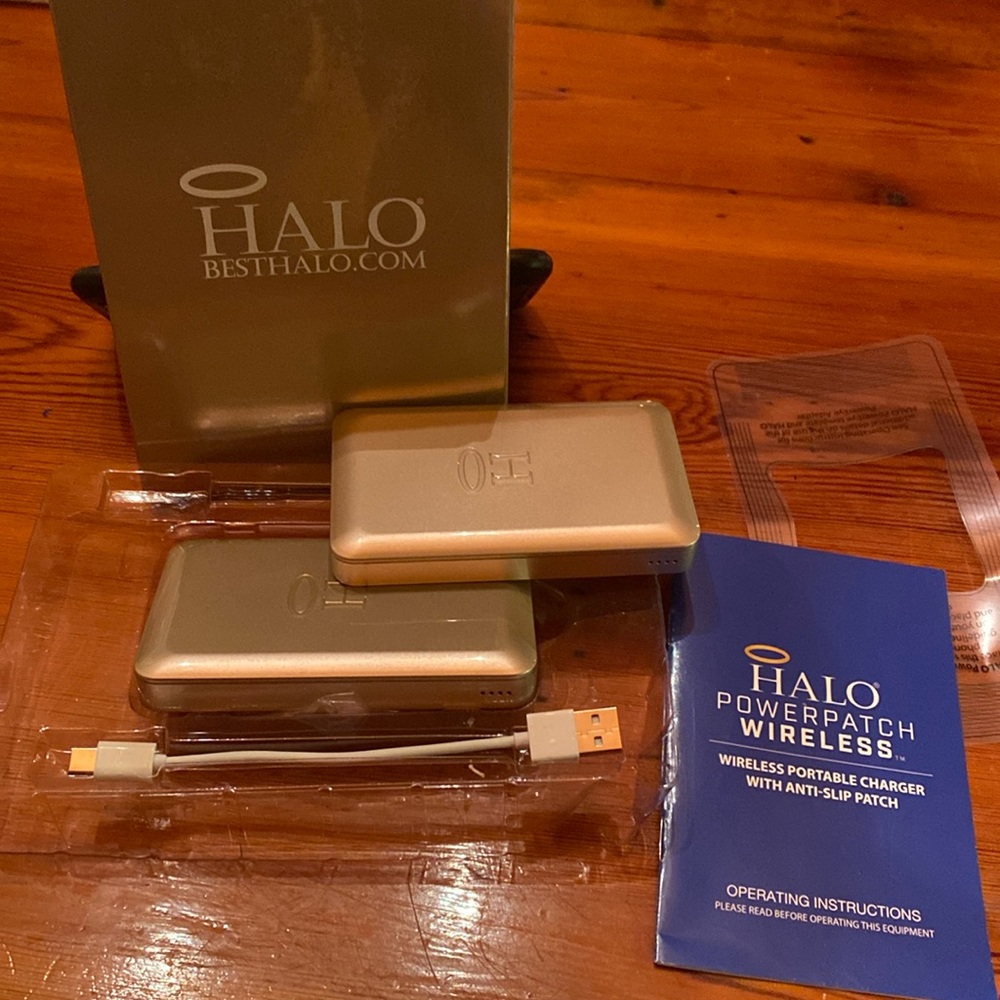 HALO PORTABLE CHARGER
